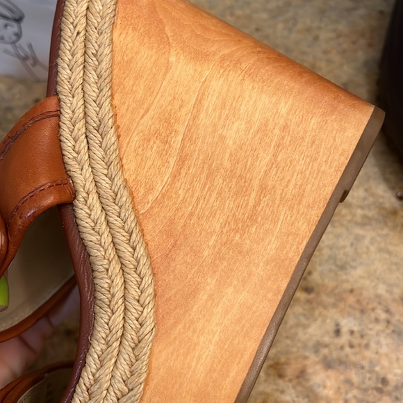 coach - Picture 6 of 8